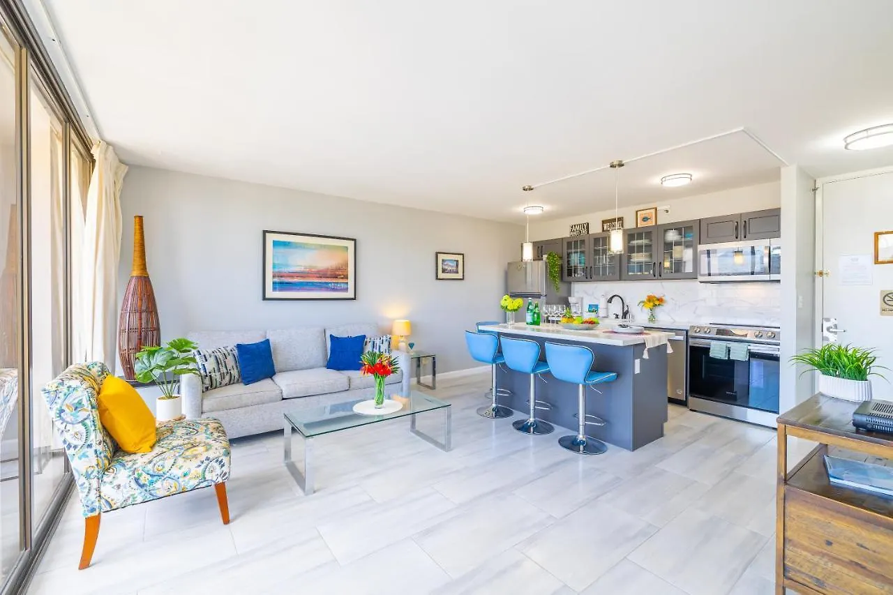 Apartment Tropical Retreat Near Waikiki Beach With Parking Honolulu
