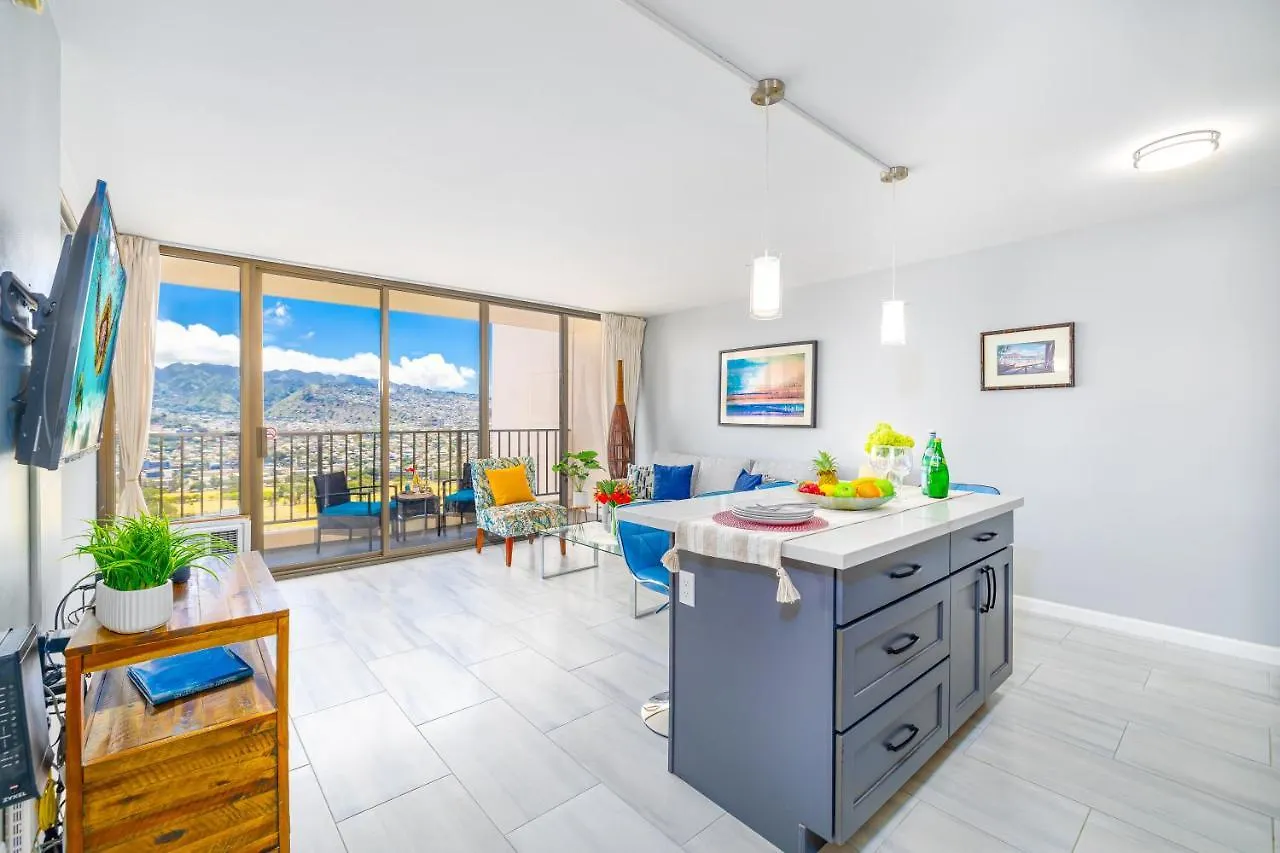 Apartment Tropical Retreat Near Waikiki Beach With Parking Honolulu