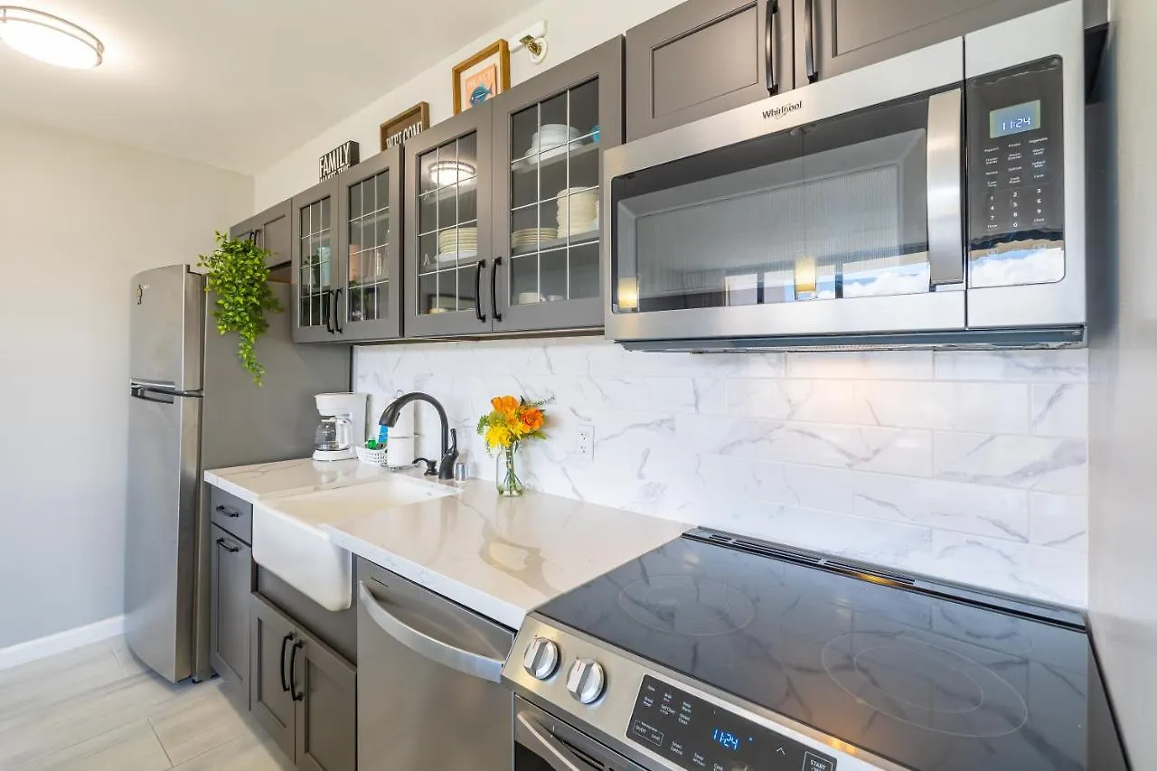 Tropical Retreat Near Waikiki Beach With Parking Honolulu 0*,