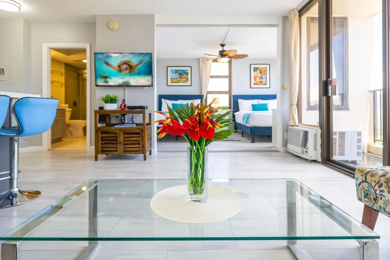 Tropical Retreat Near Waikiki Beach With Parking Honolulu Apartment