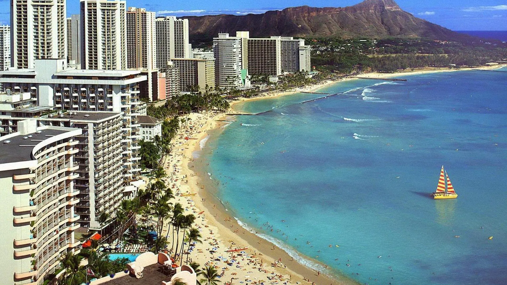 Tropical Retreat Near Waikiki Beach With Parking Honolulu