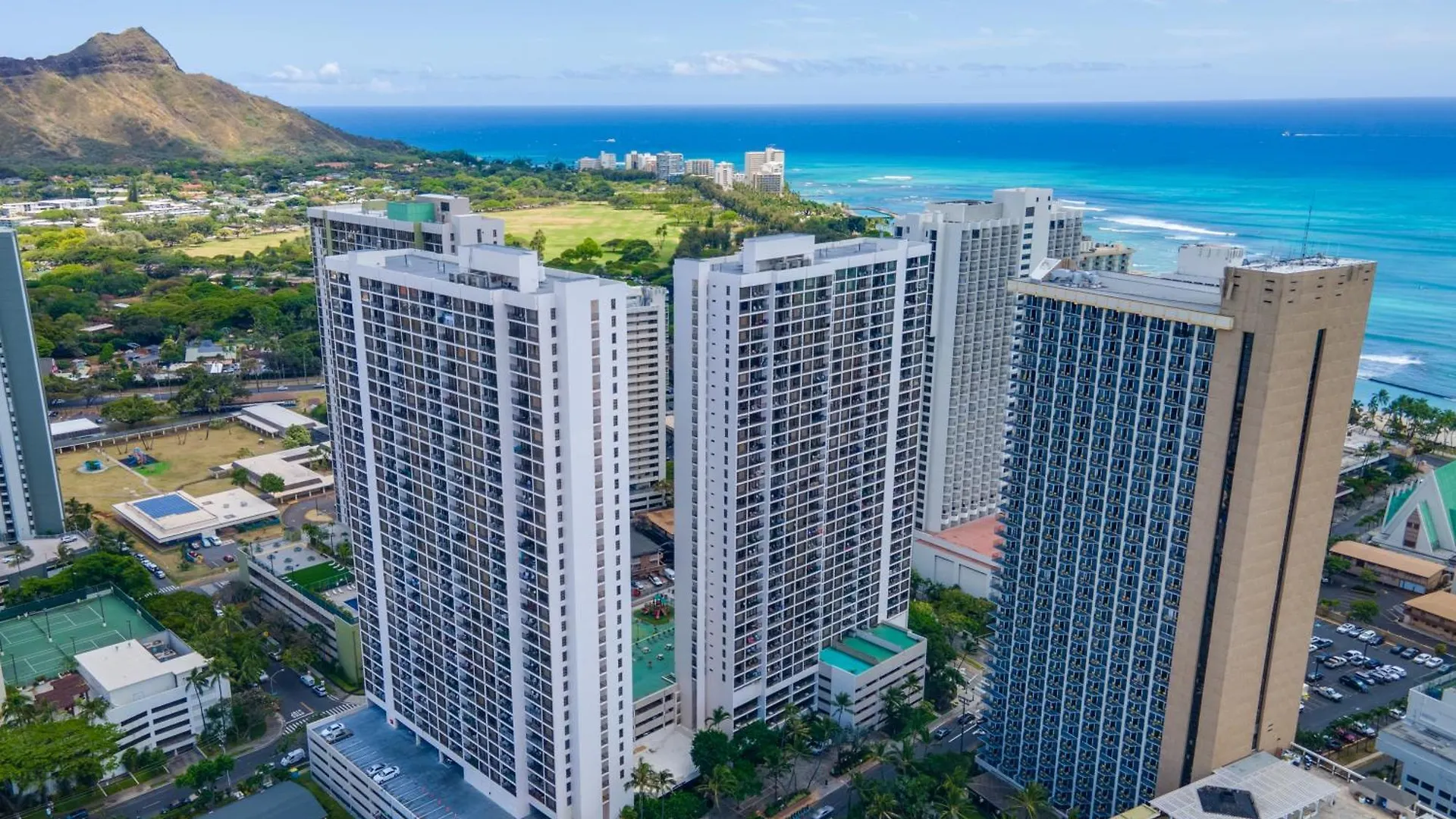 Tropical Retreat Near Waikiki Beach With Parking Honolulu United States