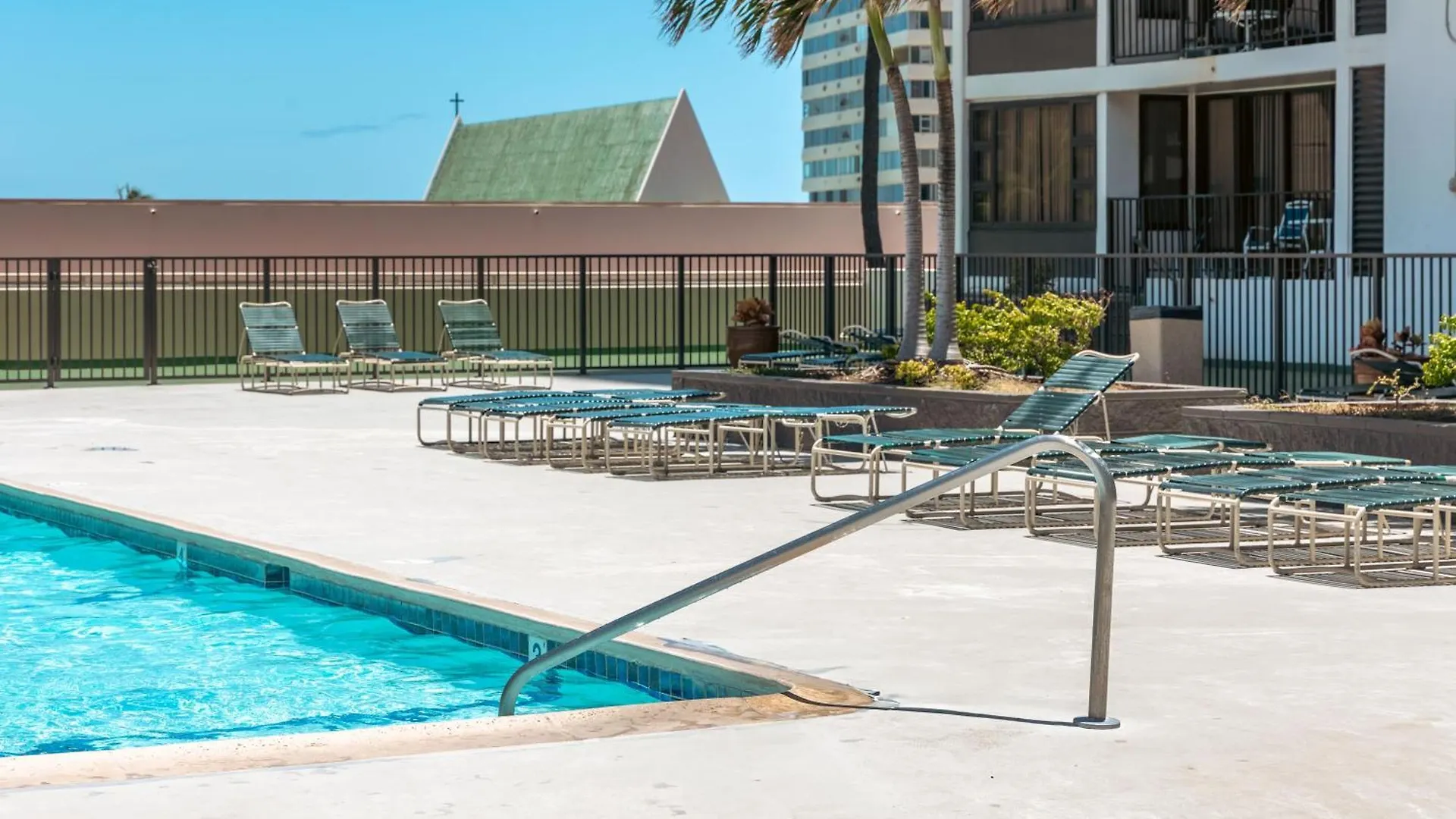 Apartment Tropical Retreat Near Waikiki Beach With Parking Honolulu