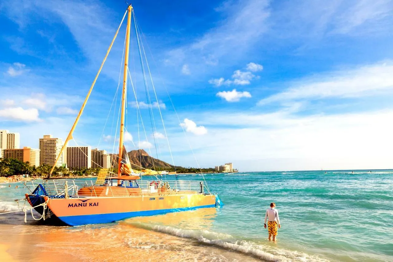 Tropical Retreat Near Waikiki Beach With Parking Honolulu
