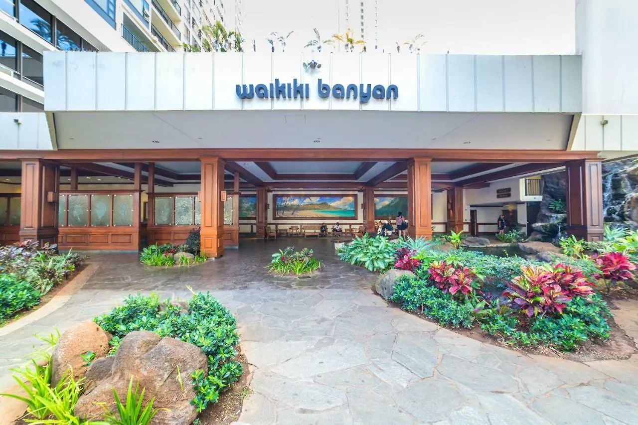 Apartment Tropical Retreat Near Waikiki Beach With Parking Honolulu